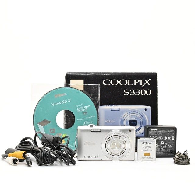 【美品】 ニコン　Nikon COOLPIX S3300 クリスタルシルバー 難有品・ジャンク品＞ Nikon COOLPIX S3300 クリスタルシルバー