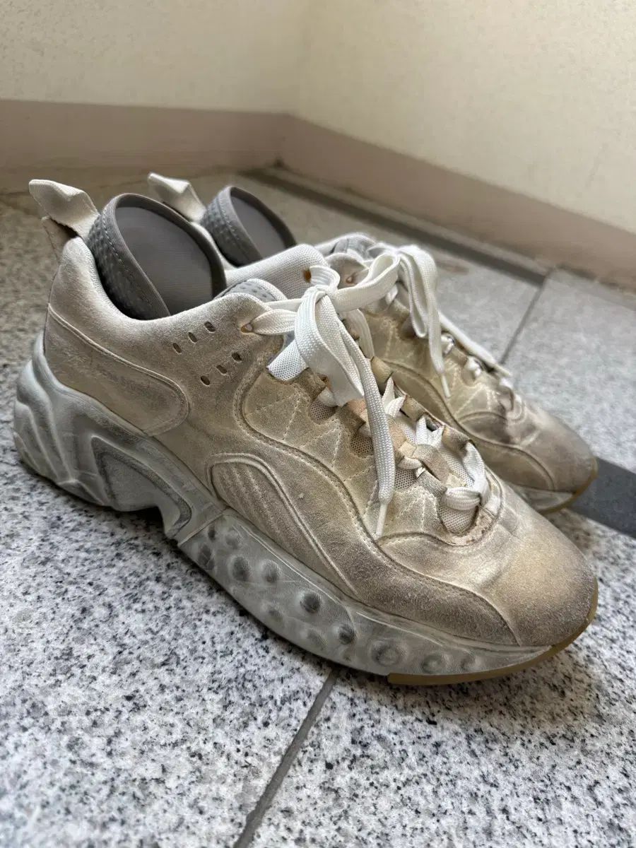 Acne Studios アクネストゥディオズ 락어웨이 スニーカー 275