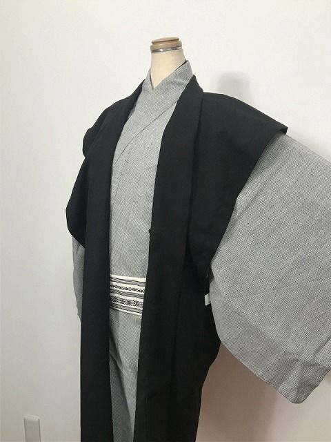 新品 Mサイズ 男物 羽織 化繊 袖なし羽織 黒の無地 陣羽織 福服特製