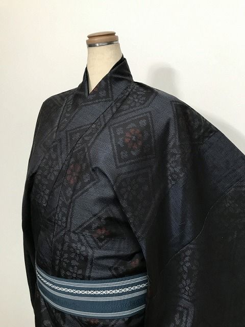 【中古】 3Lサイズ 紬 男物 正絹 リメイクシリーズ 黒地に菱文様【福服特製】