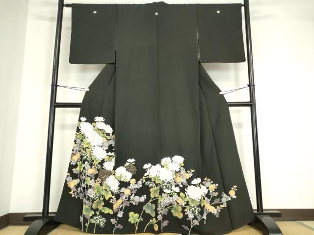 平和屋着物●豪華黒留袖　駒刺繍　菊尽くし　金彩　正絹　逸品　DABG0022az