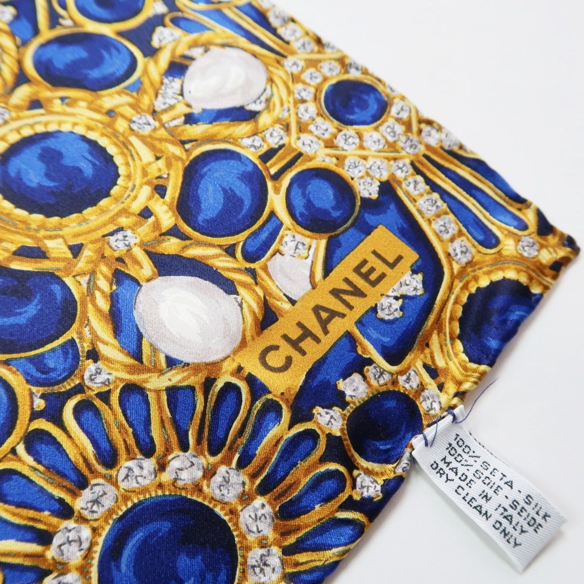 CHANEL チェーンとバラ スカーフ シルク CHANEL スカーフ CHANEL