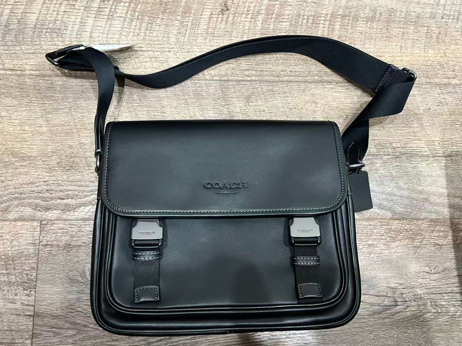 メンズ 美品正規品 ほぼ未使用 COACH コーチ ショルダーバッグ 