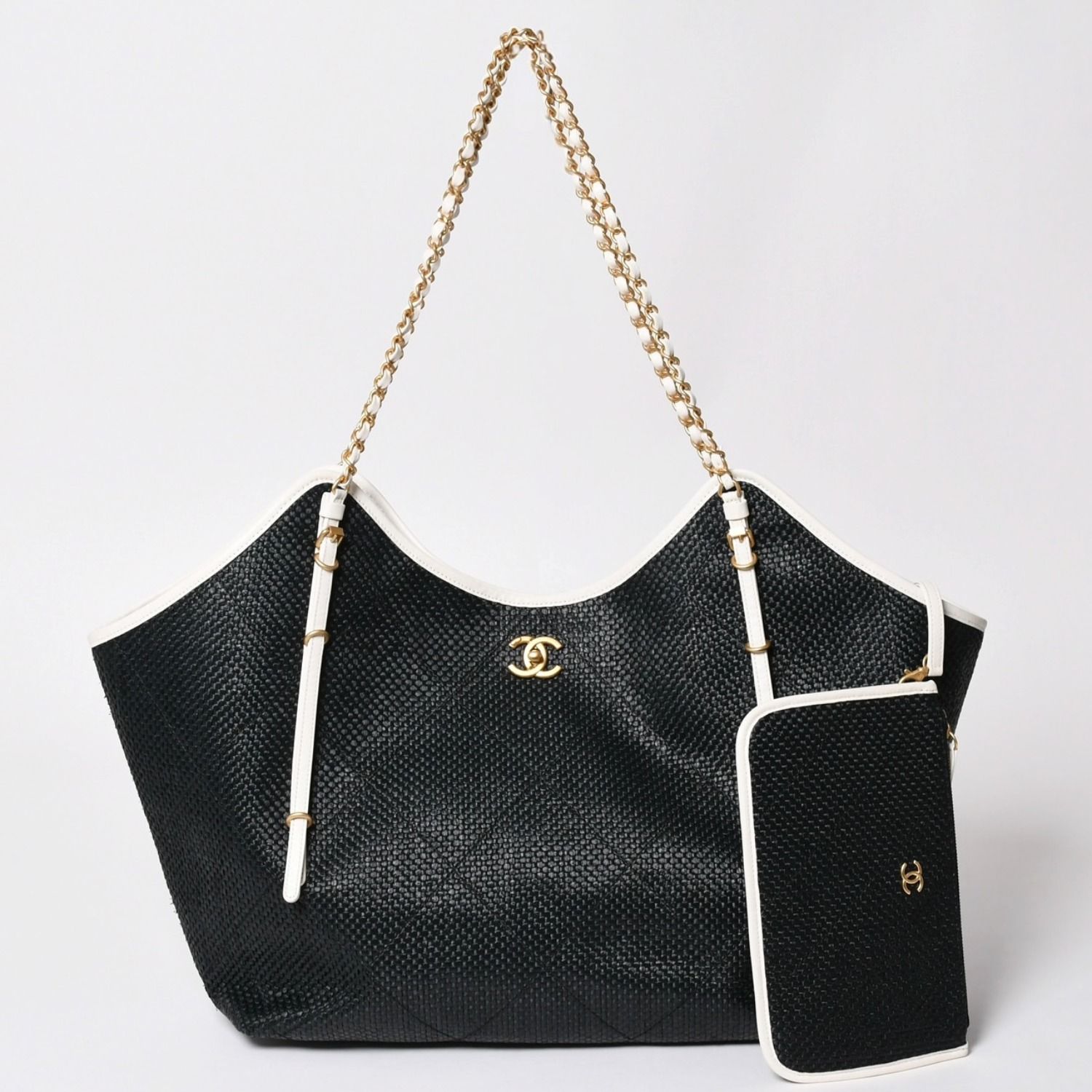 新品同様 CHANEL シャネル マキシショッピングバッグ ブレードラフィアエフェクトキャンバス カーフスキン CCロゴ ゴールド金具 レザー編み込み ランダム番台 中古 4a002469