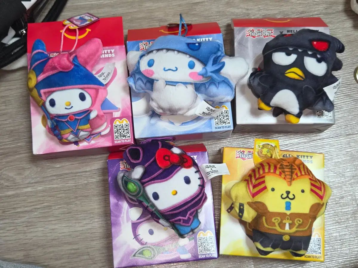 遊戯王 ハッピーセット マクドナルド サンリオ x 話題沸騰 海外 