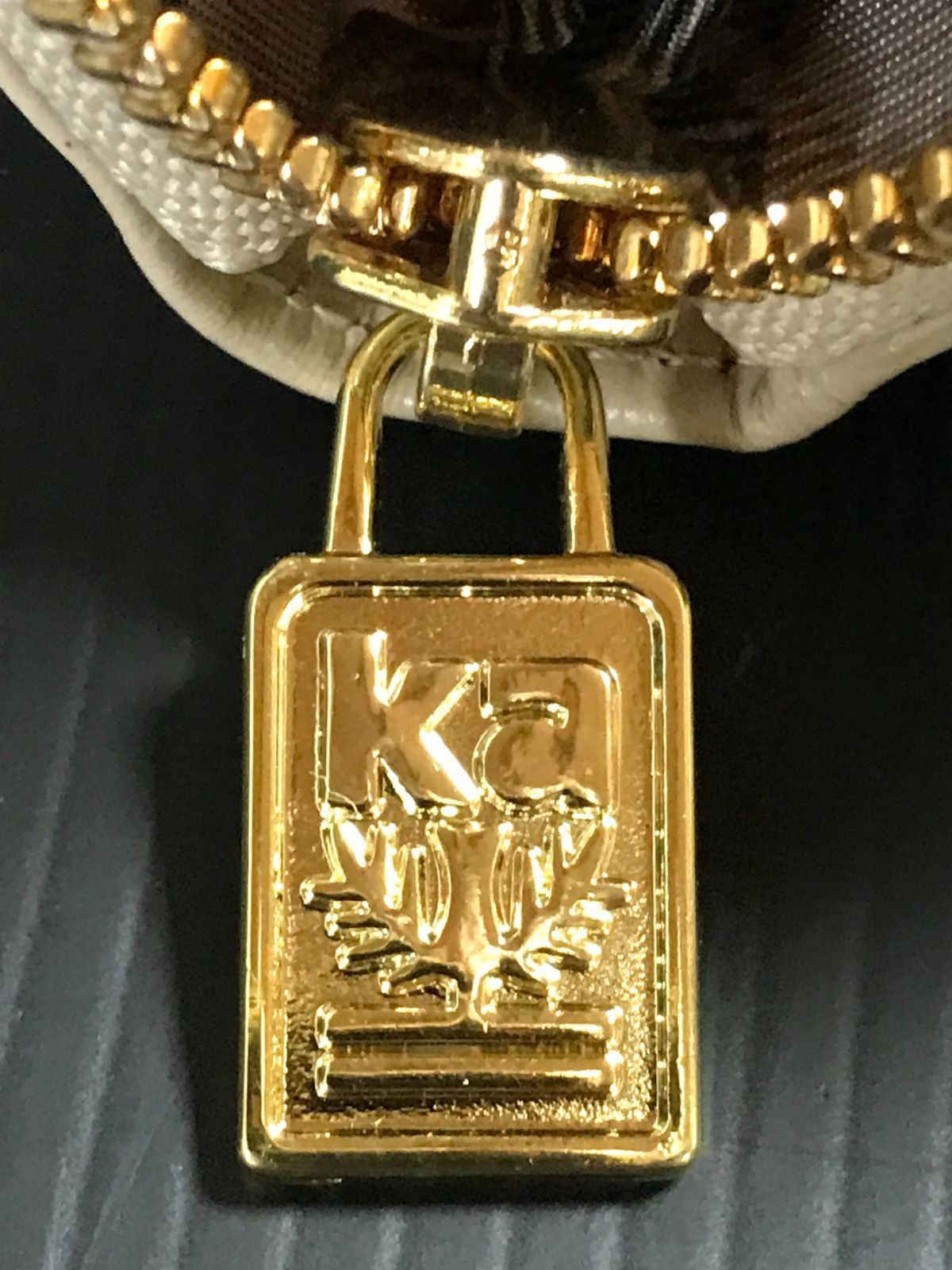 未使用 Kinloch Anderson 長財布 ショルダー付き アイボリー クロコ型 