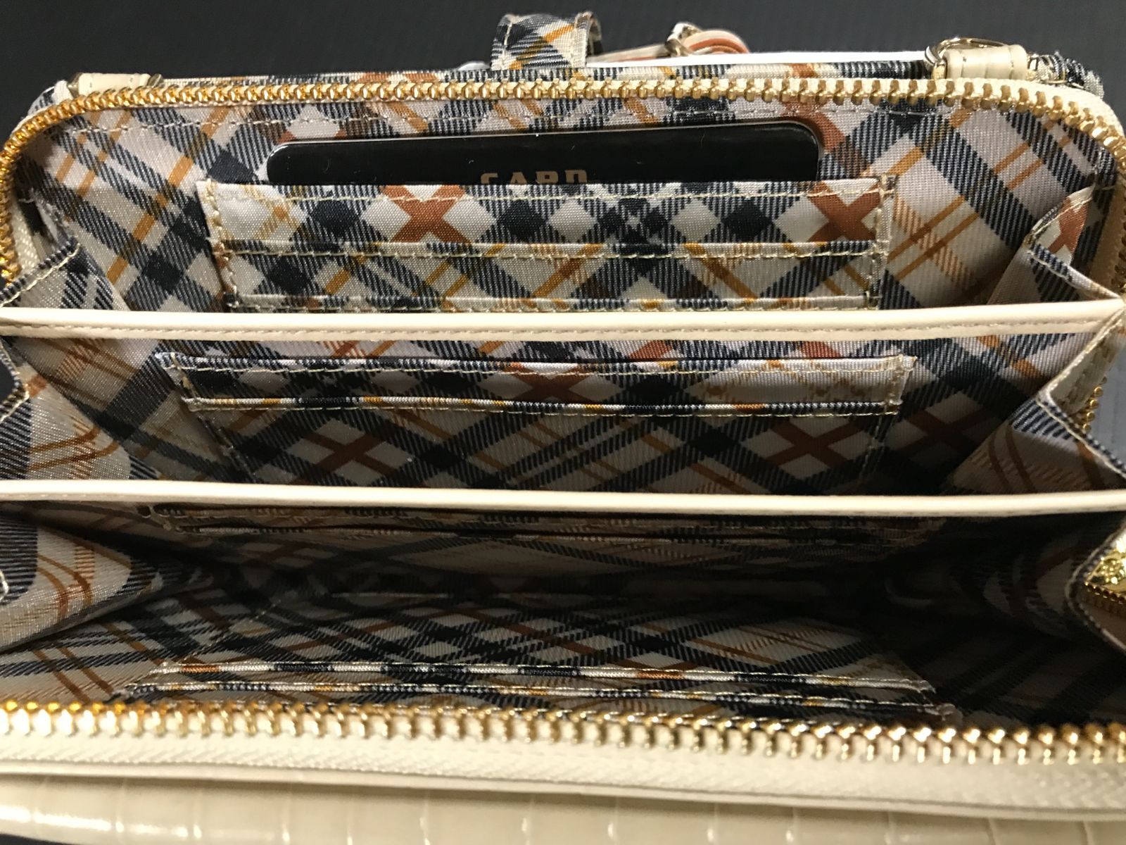 未使用 Kinloch Anderson 長財布 ショルダー付き アイボリー クロコ型 