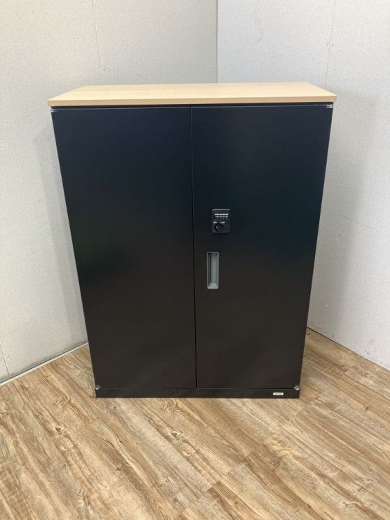 【中古品】オカムラ ビラージュシリーズ ダイヤル式天板付両開き書庫 8VS161 Z925 ブラック