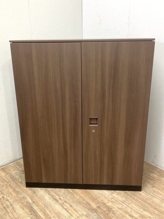 【中古品】オカムラ レクトラインシリーズ 天板付両開き書庫 4B313F ZJ33 ブラウン