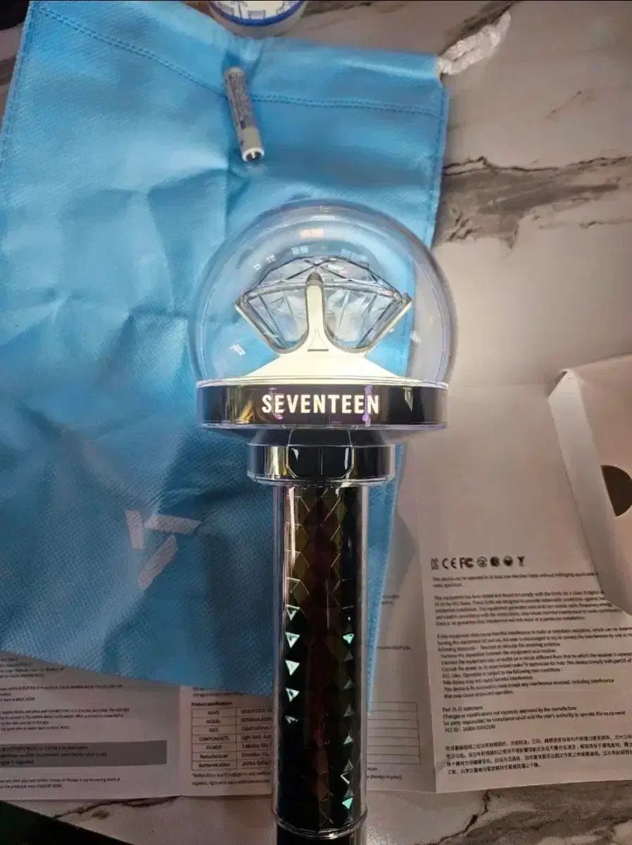 新品) SEVENTEEN(セブンティーン・セブチ) ペンライト ver 3 出品 
