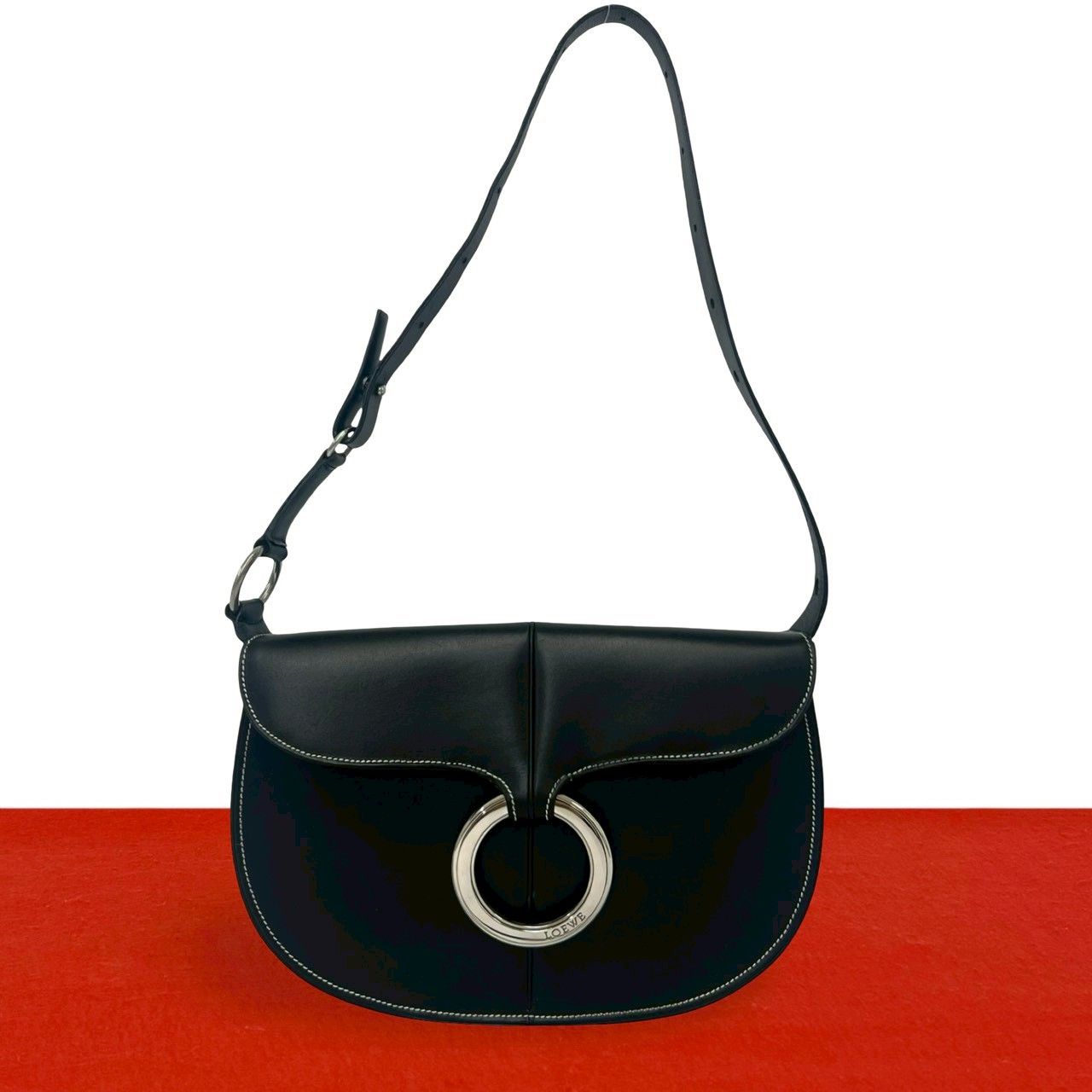 極 美品 LOEWE ロエベ ロゴ リング 金具 レザー 本革 ワンショルダー 
