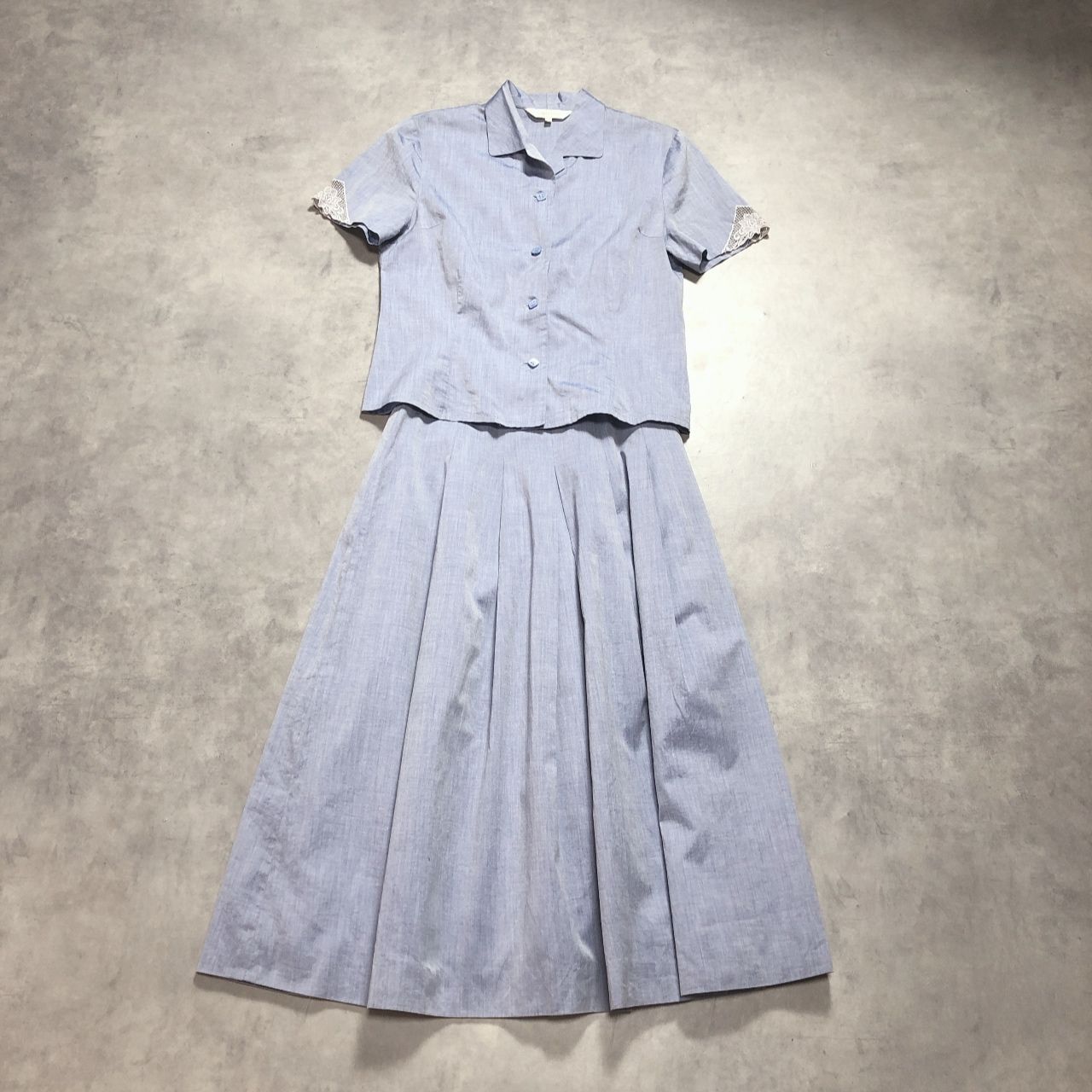 WH197●BURBERRYS：90’s コットン 袖レース半袖ブラウス/タックロングスカート セットアップ ●7ARと9AR● 光沢のあるブルー系 シャツ プリーツスカート archive vintage バーバリー
