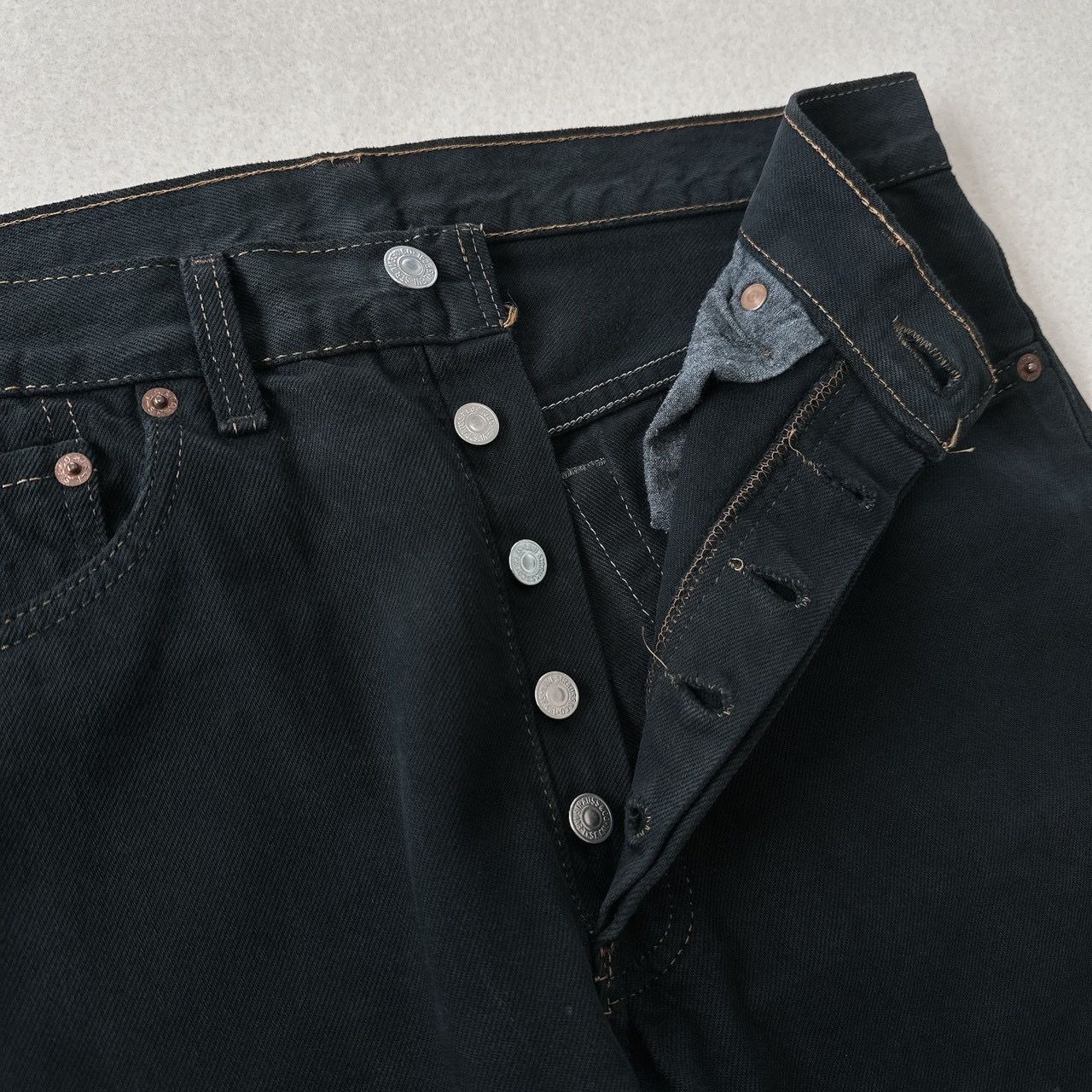 90s USA製 Levi’s 501 ブラックカットオフショーツ 後染め 90s USA製 Levi's 501 ブラックデニムショーツ 後染め W32 黒 - メルカリ