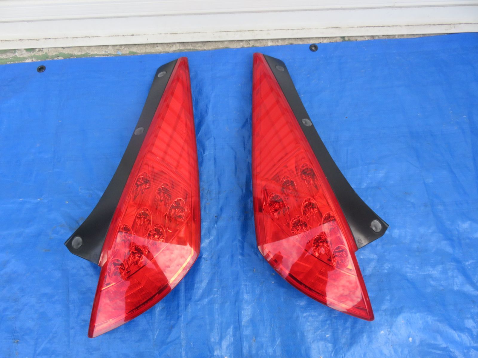 LK1271* 点灯OK フェアレディZ Z33/後期 テールライト LED テールランプ 左右 /純正 ICHIKOH D020　※小傷/ツメ折