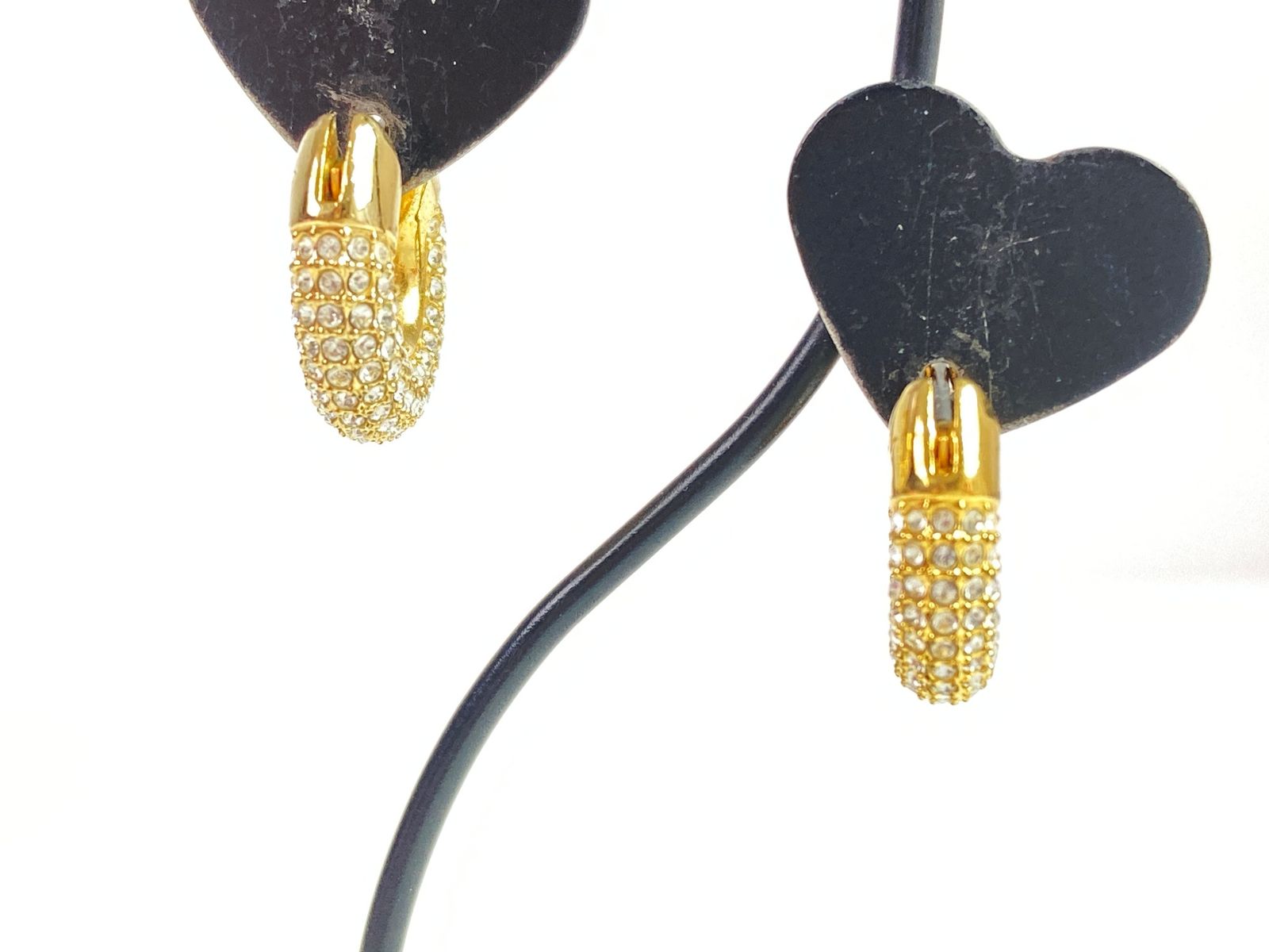 スワロフスキー　SWAROVSKI　クリスタル　フープ　パヴェ　ピアス　ゴールドカラー　送料無料