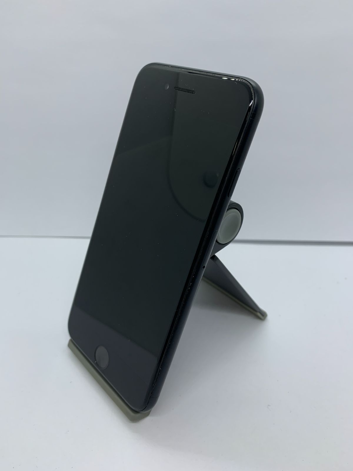 iPhone SE ブラック 新品 SIMロック解除済み スマートフォン/携帯電話