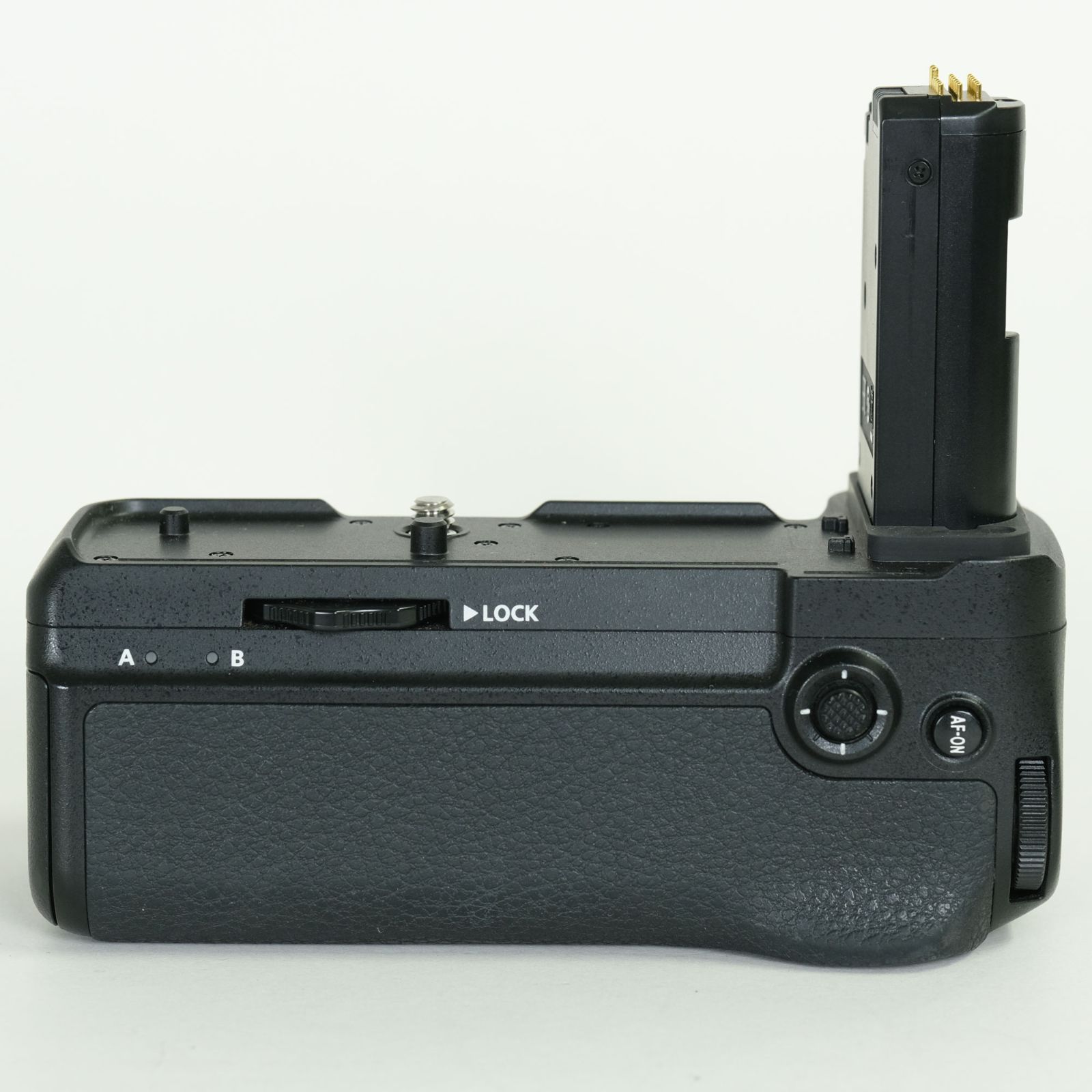 [良品] Nikon パワーバッテリーパック MB-N11