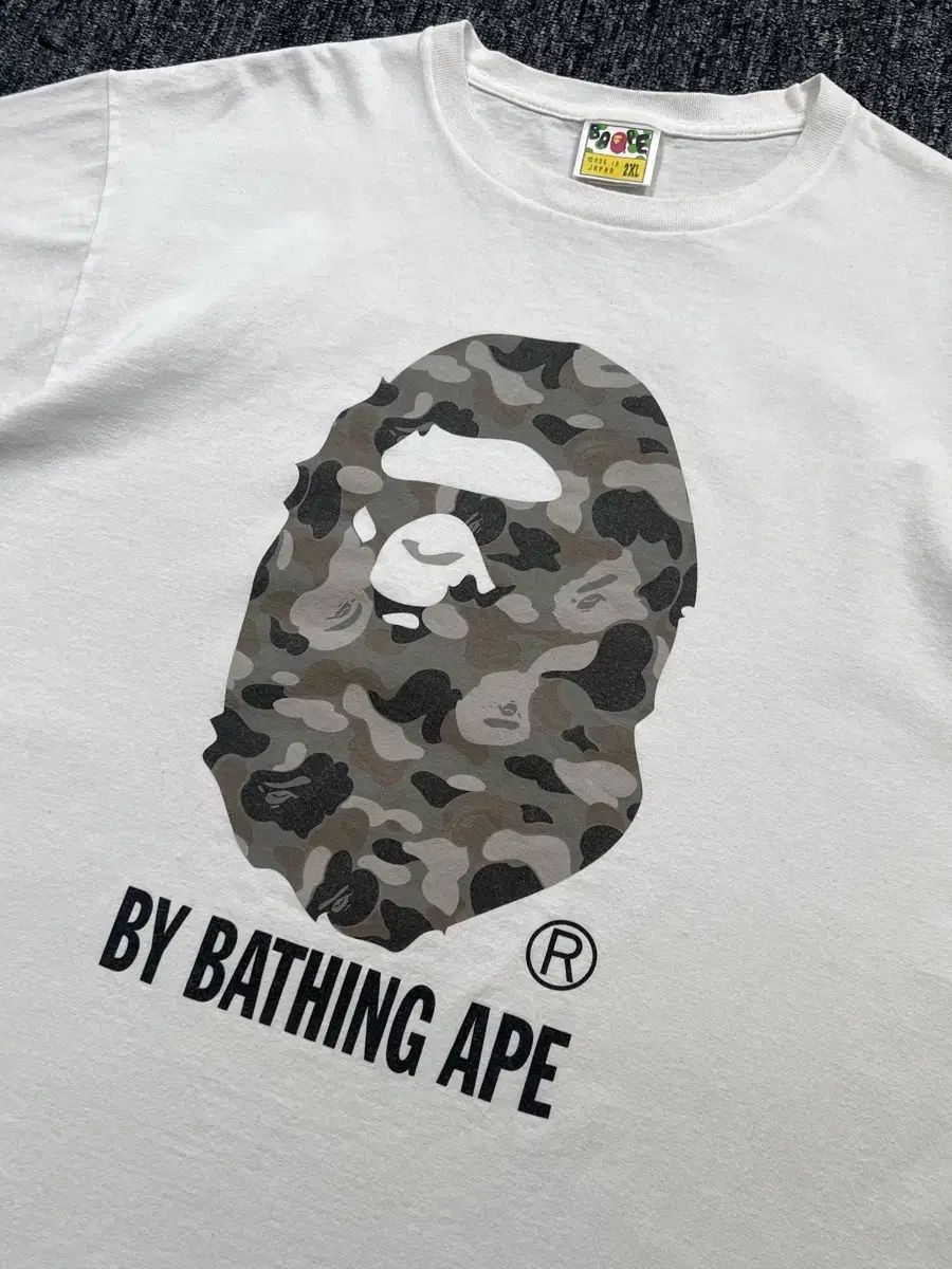 A BATHING APE アベイシングエイプ シティ カモフラ 白 半袖Tシャツ