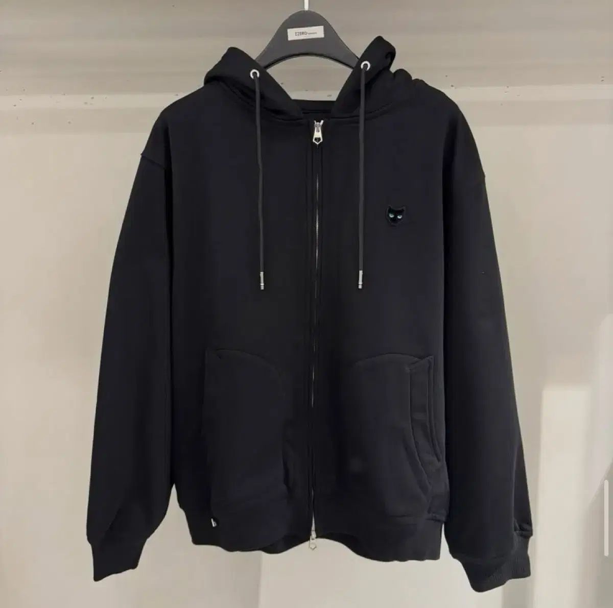 26SS SONGZIO HOMME(ソンジオ・オム) ZZERO SONGZIO ブルー アイ フードジップアップ WHO