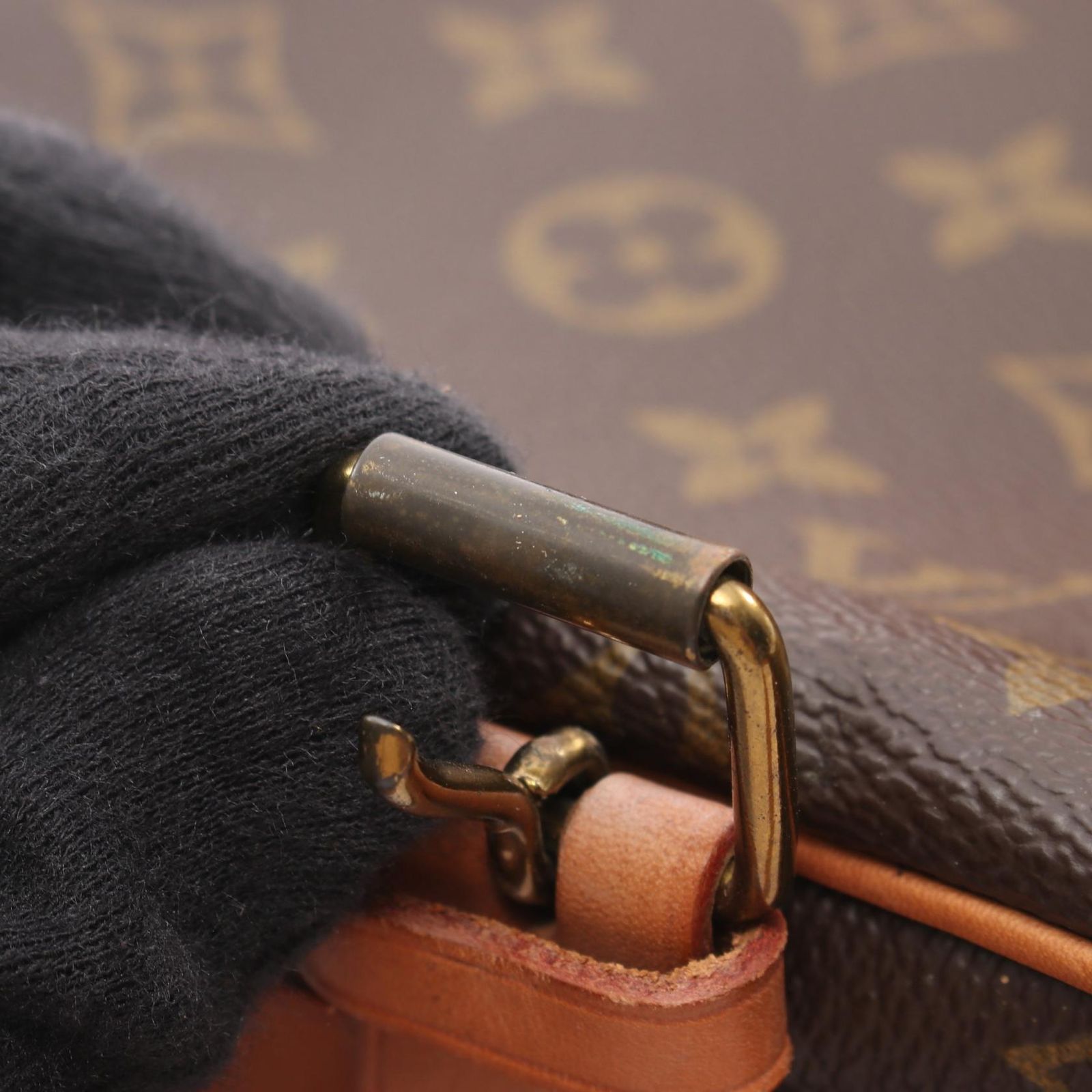 ルイ・ヴィトン LOUIS VUITTON ショルダーバッグ カルトシエールMM 