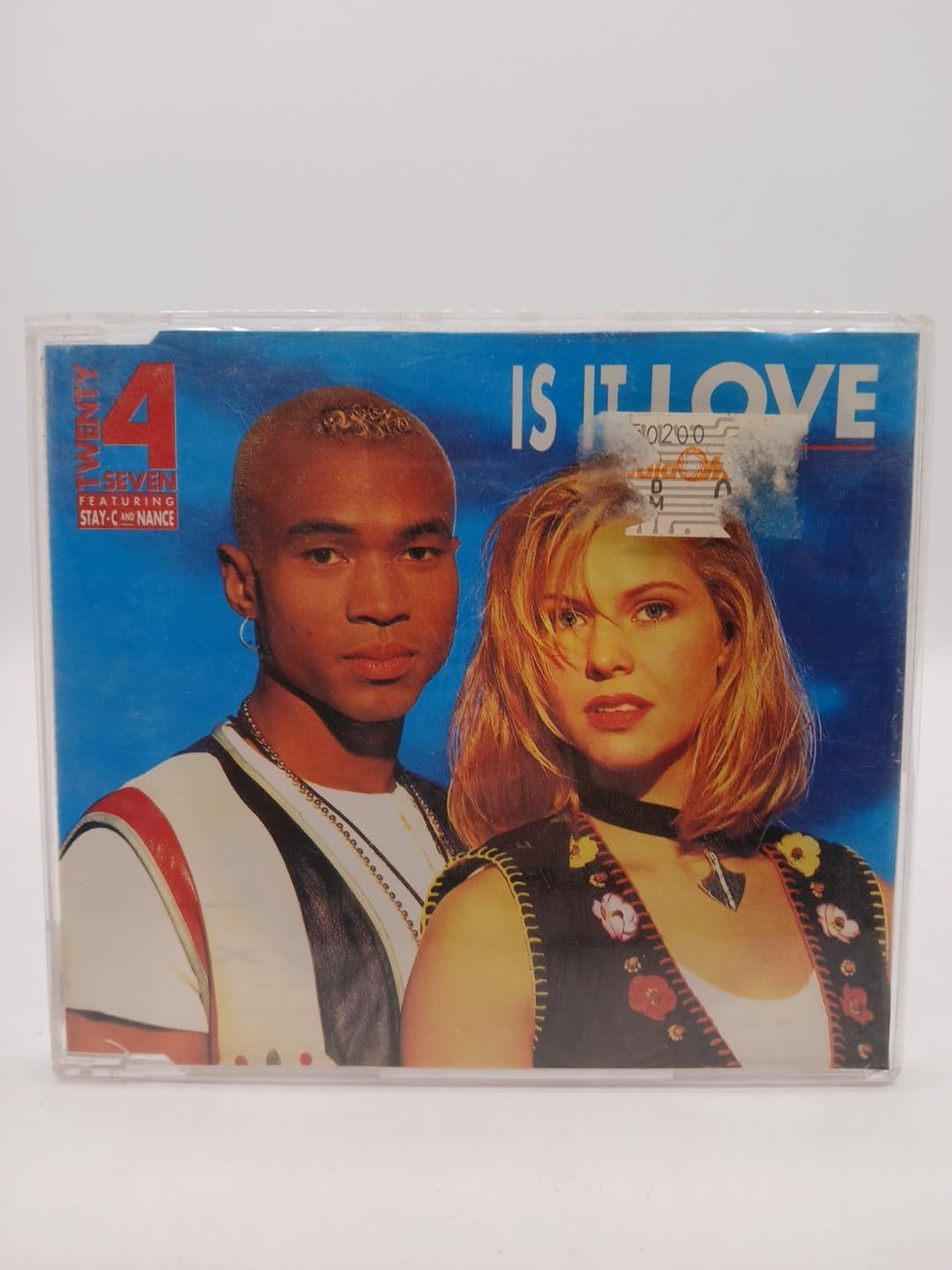 【CD】Is It Love