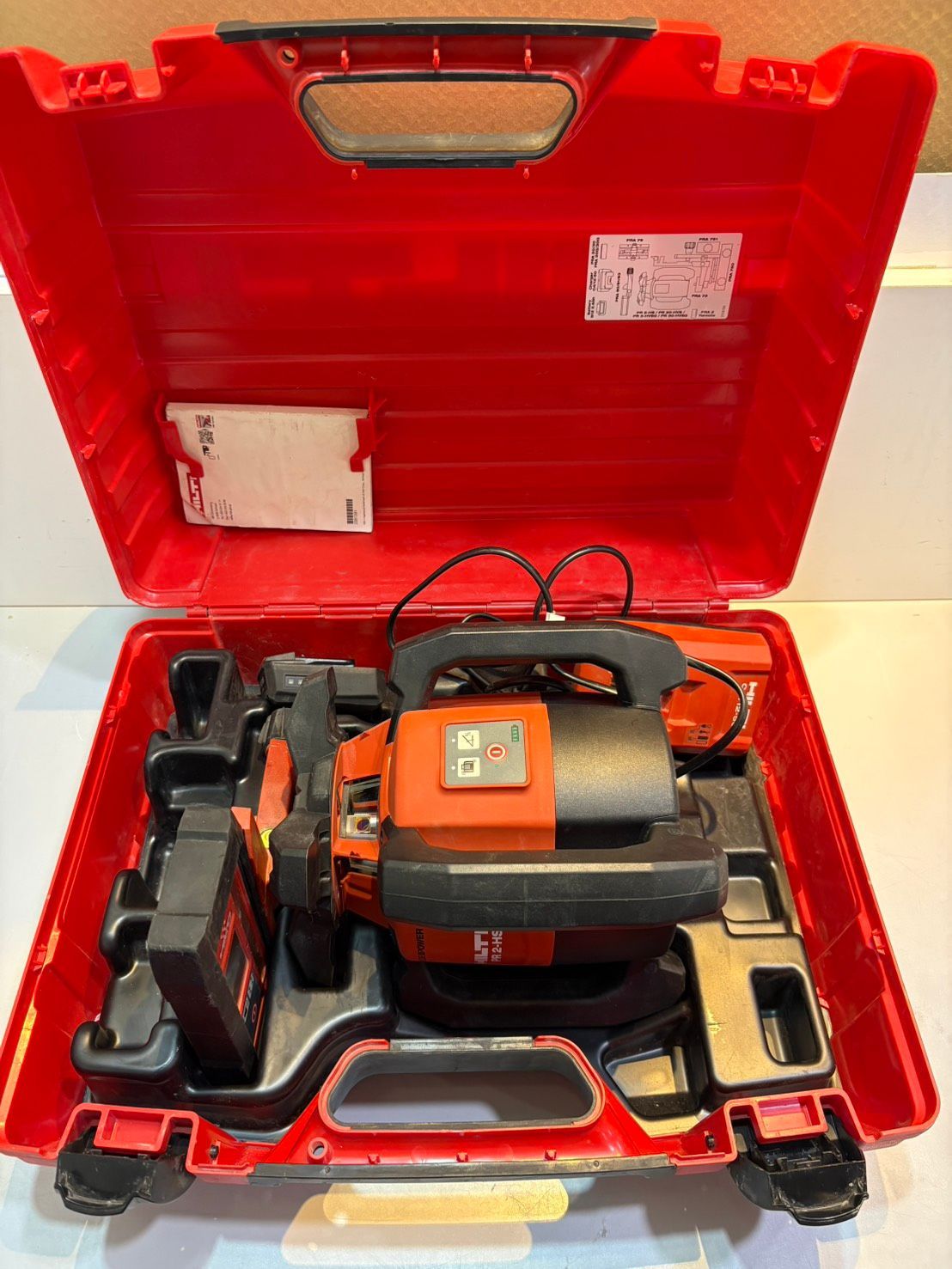 ◇HILTI ヒルティ コードレス回転レーザー PR2-HS バッテリー,充電器 ◇HILTI ヒルティ コードレス回転レーザー PR2-HS バッテリー,充電器