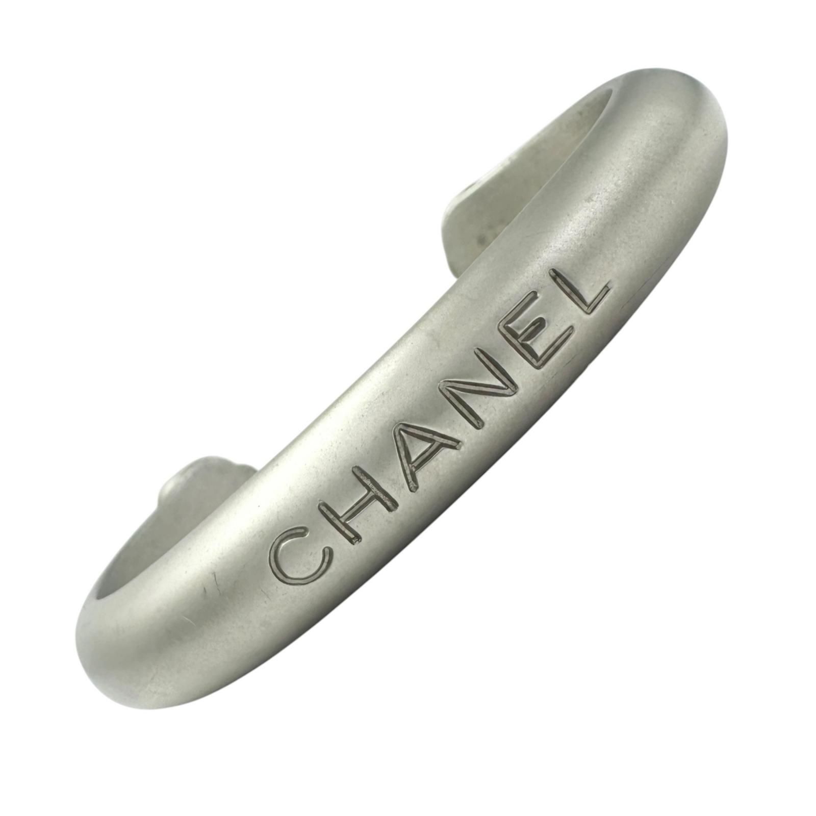 CHANEL ライオンモチーフ GP シルバー バングル 99A - メルカリ