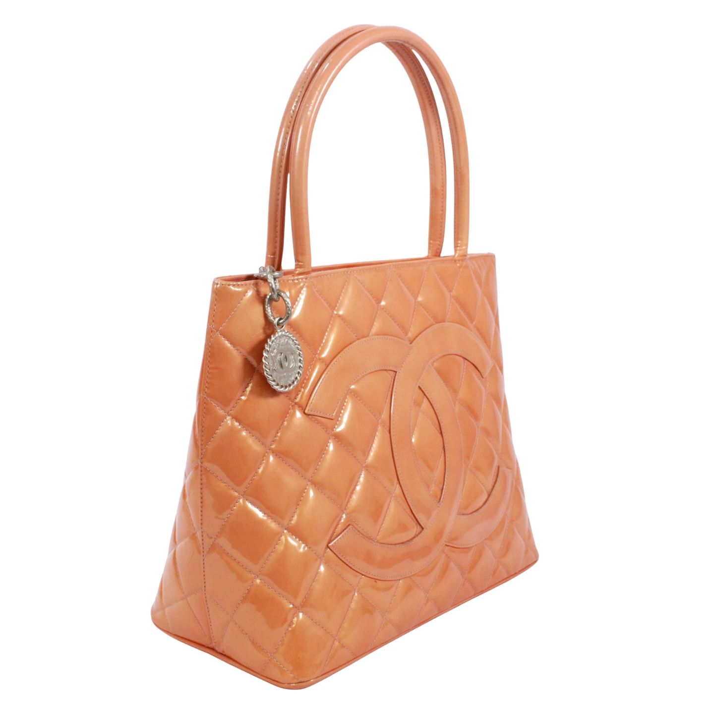 ふ*ー様 CHANEL エナメル　復刻トート　ハンドバッグ　 シルバー金具 CHANEL 復刻トート エナメルレザー オレンジ トートバッグ シルバー