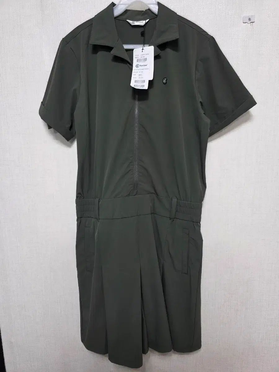 新品 クリーブランド カーキ色 半袖 オールインワン