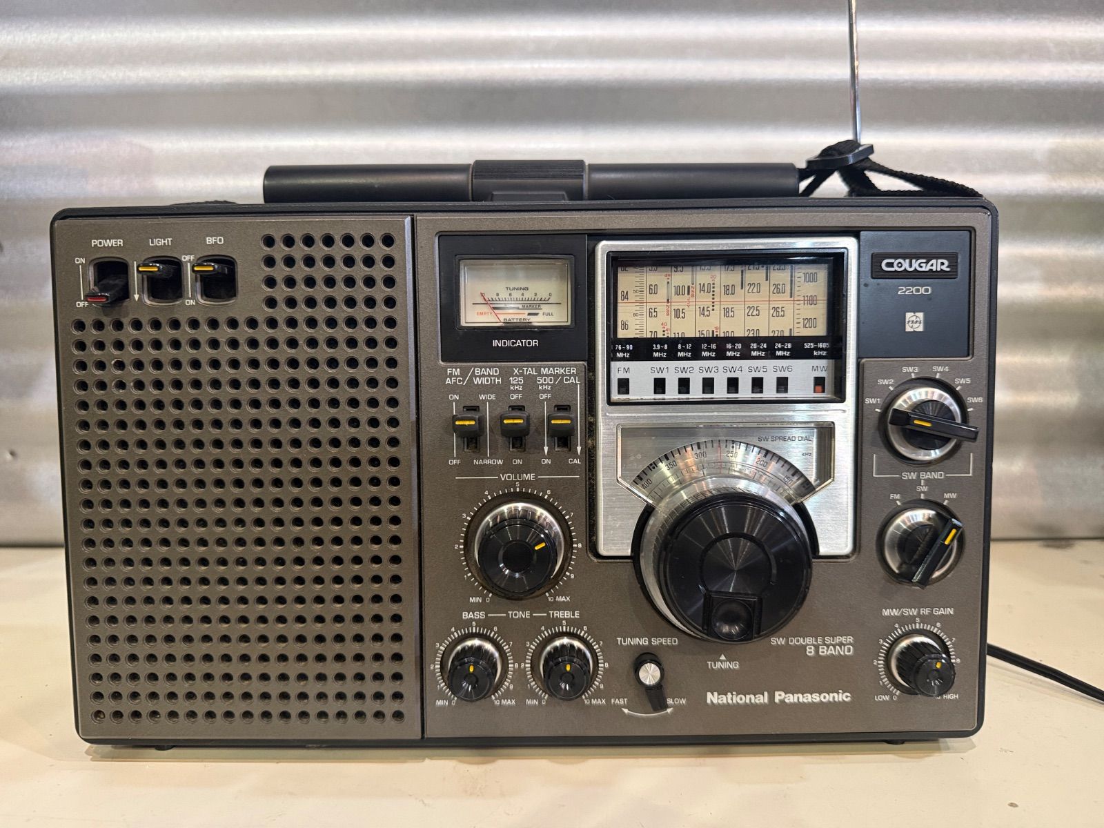 National Panasonic RF-2200 COUGAR ナショナルパナソニッククーガ 高性能短波 ラジオ レトロ
