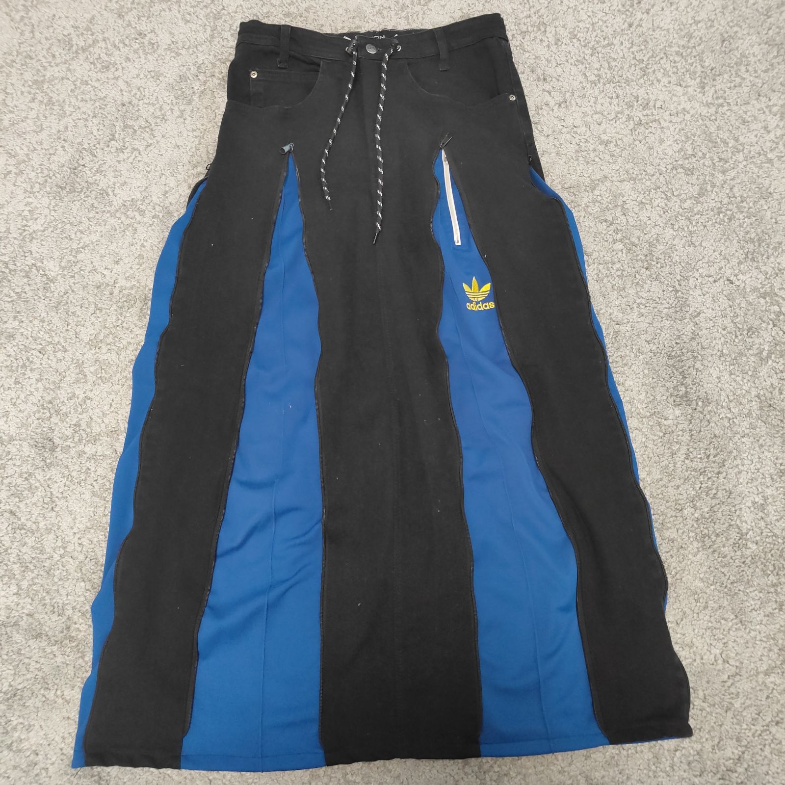 REMAKE　リメイク デニムジャージスカート ドッキング　再構築 【サイズ】 フリーサイズ　DENIM　ロングスカート　ブラック　ブルー　スポーツジャージ　レディース　中古　古着 8,400円