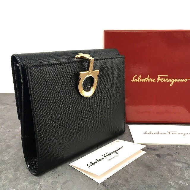 498 送料込み！ 未使用品 Salvatore Ferragamo Wホック財布 22-0778 ガンチーニ 箱付き