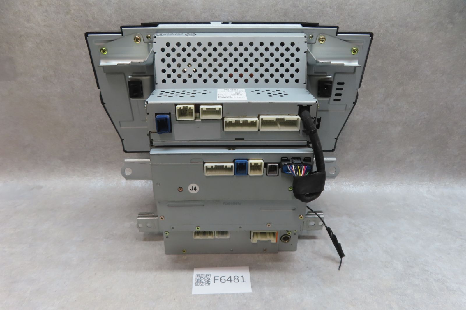 動作保証付☆F6481/トヨタ 18系 クラウン 86111-30320 純正ナビ マルチ