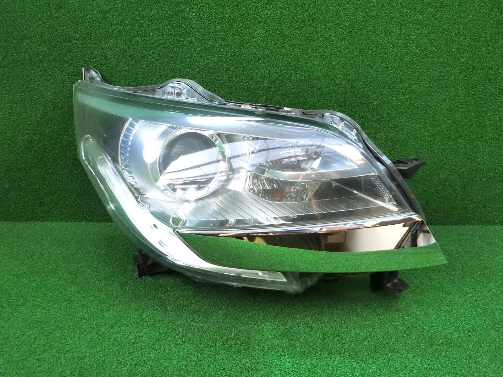 [15816] 送料無料 三菱 ekスペース カスタム B11A 右 ヘッドライト KOITO 100-67053 研磨済 破損なし
