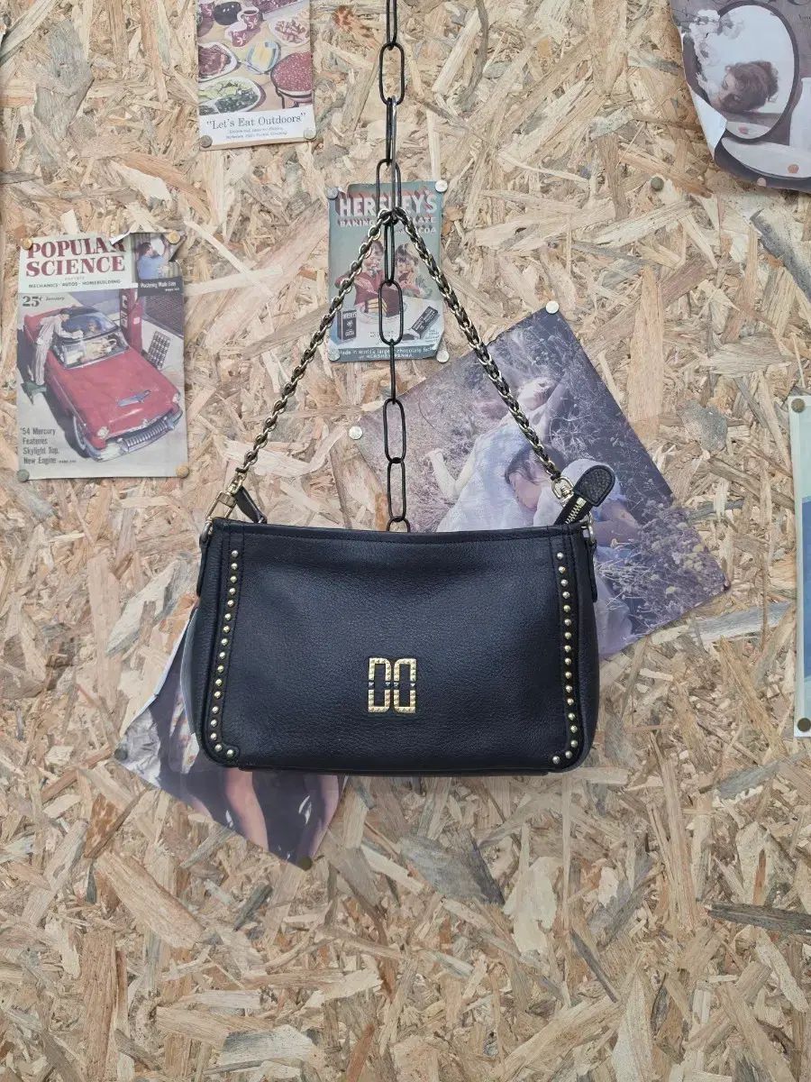 DAKS ブラック チェーン ミニ ショルダーバッグ