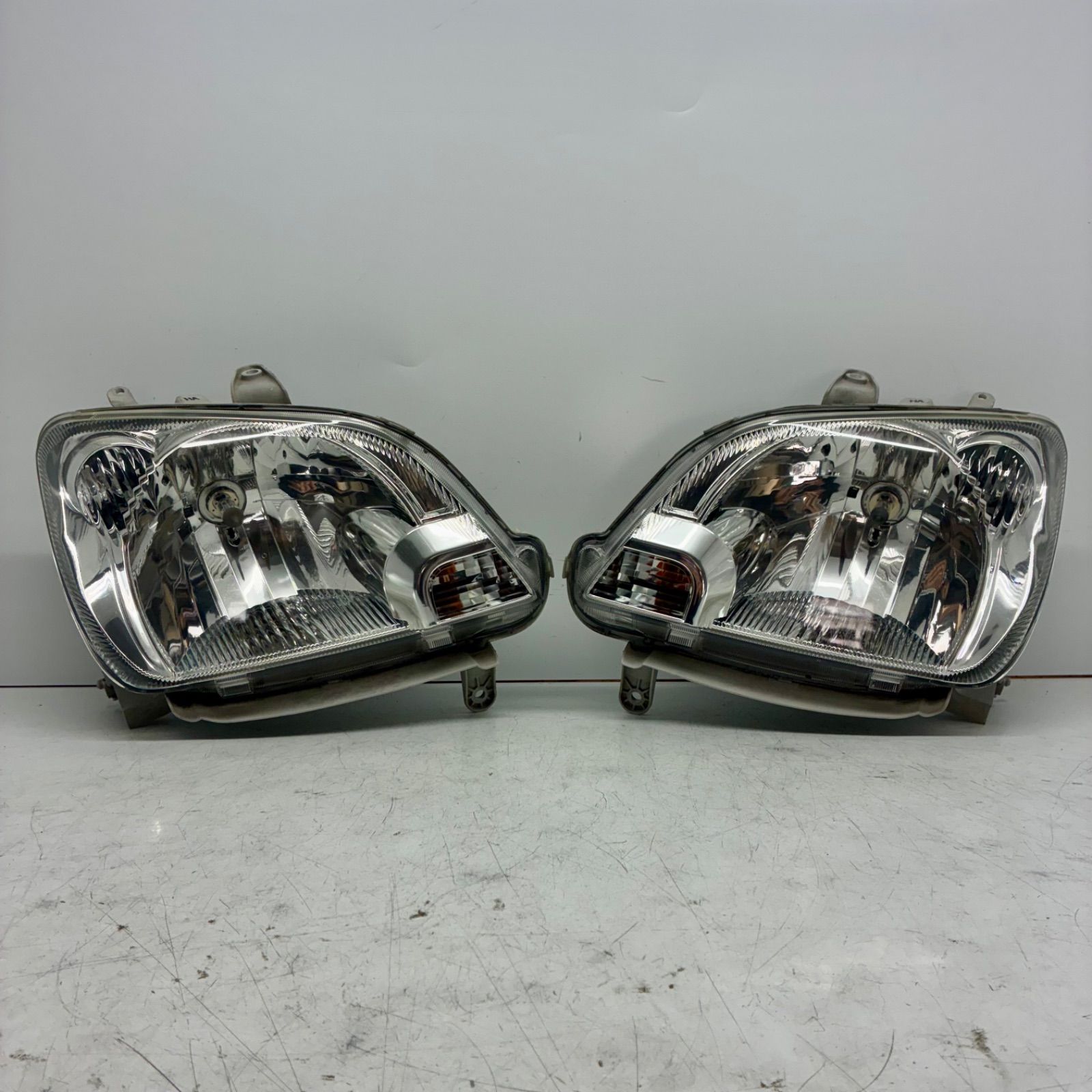 美品【コーティング済】ダイハツ L250 L260 ミラ ヘッドライト ランプ レンズ 左右セット LR ハロゲン HA レベ付 koito 100-51731 P80605