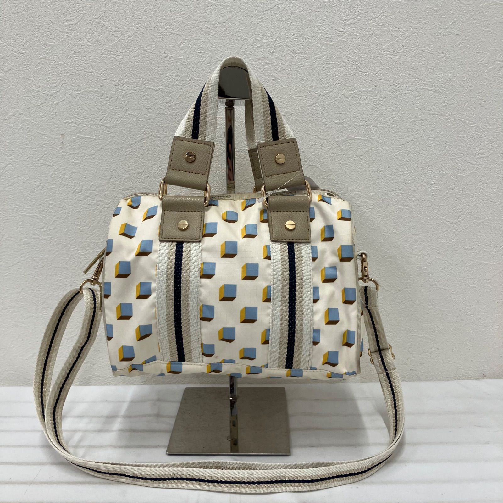 437　LeSportsac　レスポートサック　風間ゆみえ　コラボ　シュガーシュガーミルク　2way　ショルダーバッグ　ハンドバッグ　ミニボストン　アイボリー　オフホワイト　ベージュ　レディース　小さめ　ミニ　シンプル　カジュアル　きれいめ
