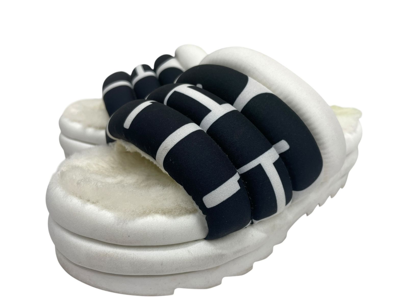 UGG（アグ） Maxi Slide Logo マキシスライドロゴ ステートメント