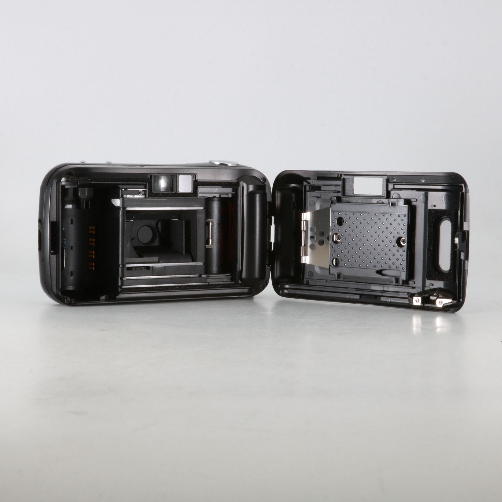 動作確認済み コンパクトフィルムカメラ 初代 μ 完動品　OLYMPUS OLYMPUS メルカリ - 動作確認済み コンパクトデジタルカメラ μ-7000 フィルムカメラ