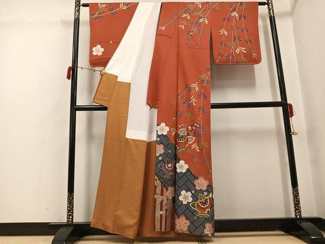 平和屋着物●世界的ファッションデザイナー 山本寛斎 kansaiブランド 訪問着 駒刺繍 草花文 金彩 正絹 逸品 AABI3104ph 平和屋着物●世界的ファッションデザイナー 山本寛斎 kansaiブランド 訪問着 駒刺繍 草花文 金彩 正絹 逸品 AABI3104ph