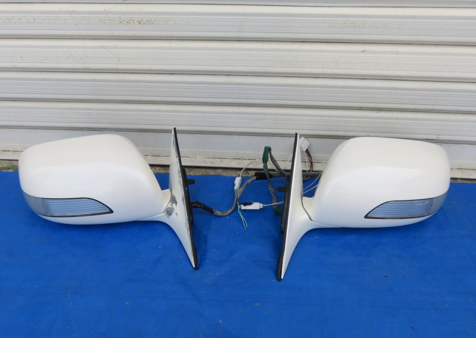 LK1275* 動作OK クラウンマジェスタ UZS186/後期 ドアミラー 左右 サイドミラー ウインカー付 /純正 062ホワイト /UZS187　※修復跡/ひび