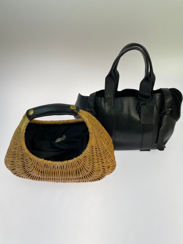 【現状渡し品】 POMTATA ポンタタ LEATHER IN VINE BAG BLACK ポンタタ レザー イン バイン バッグ ハンドバッグ カバン 【188-260521-em-14-min】