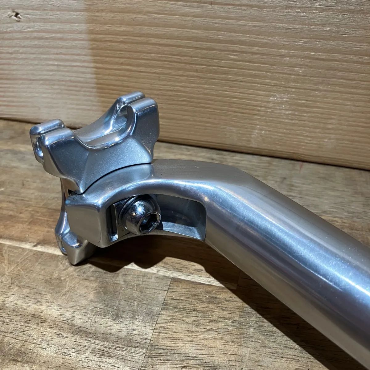 USED】NITTO 「ニットー」 S65 φ27.2 300mm シートポスト シルバー