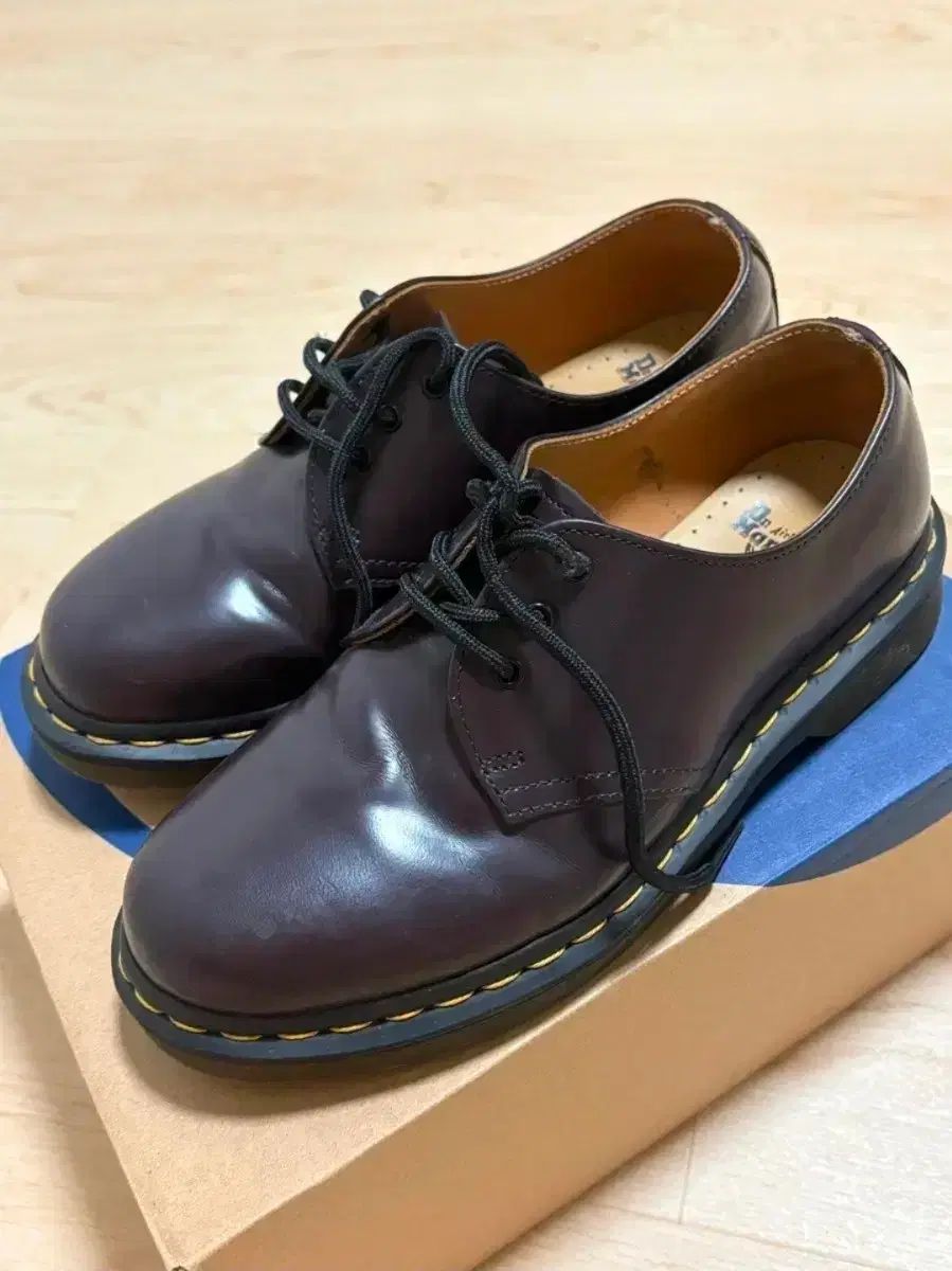 DR. MARTENS ドクターマーチン バーガンディ 240(uk5)