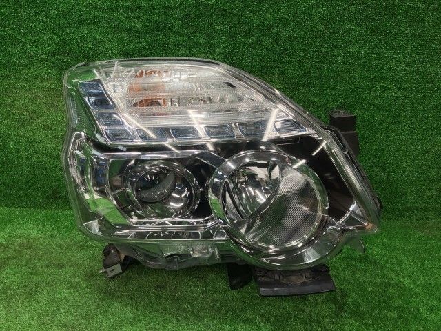 エクストレイル DNT31 右ヘッドランプ・ヘッドライト 20GT イチコ 1849 
