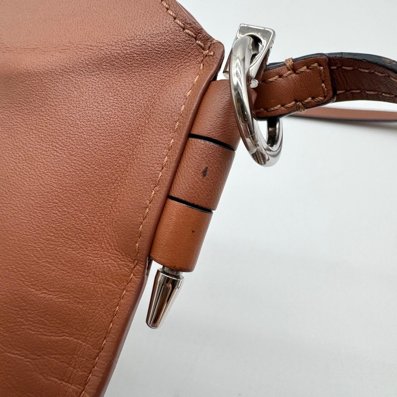 人気✨LOEWE ロエベ ショルダーバッグゲートポケット レザー ブラック