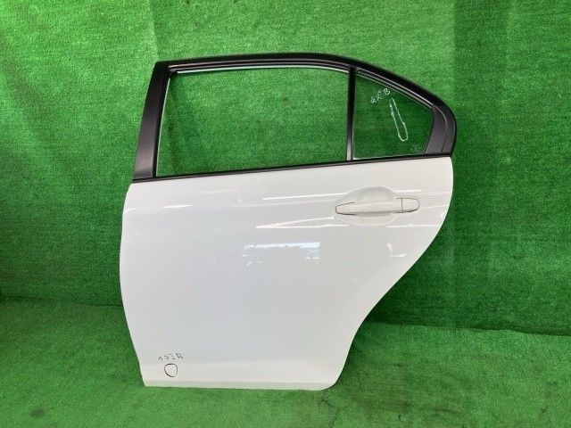 カローラアクシオ NZE164 左リアドア 1.5X 4WD ニホンイタ M308 67004 