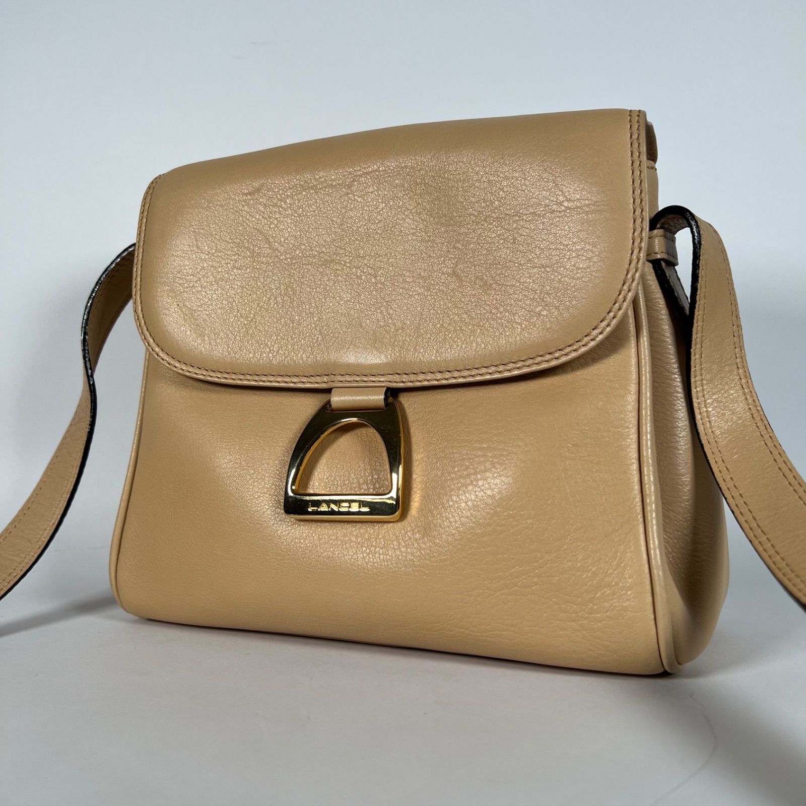 B-122 LANCEL ランセル ショルダーバッグ イエローベージュ レザー ゴールド金具 286-1-260410 56-42