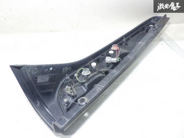 破損無し！】セレナ C26 FC26 日産純正 テールランプ テールライト 右