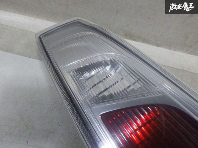 破損無し！】セレナ C26 FC26 日産純正 テールランプ テールライト 右